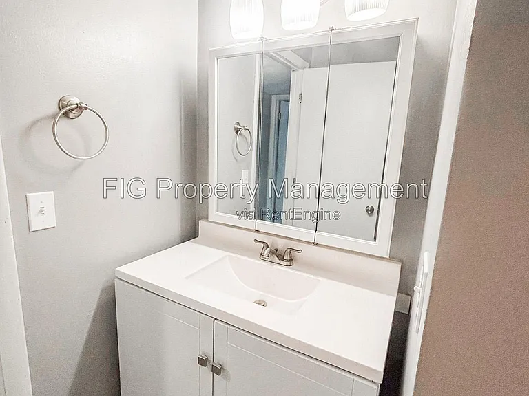 1433 Stratford Rd #10 — Photo 6