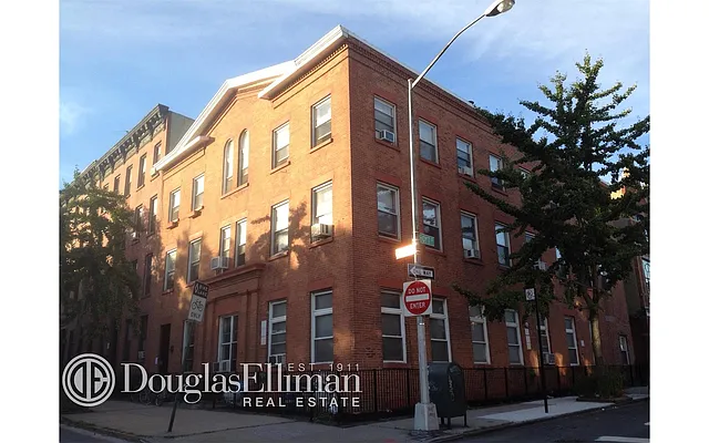 Sold by Douglas Elliman | media 25