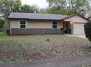 818 Tuskegee St, Grand Prairie, TX 75051