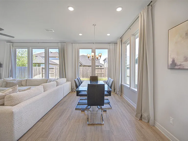 4110 Sherman Oak Ln — Photo 20