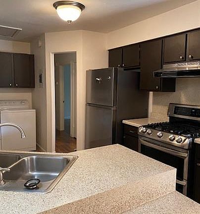 5th image of 1613 W Braker Ln #A