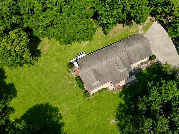 5th image of 424 Shamrock Ln