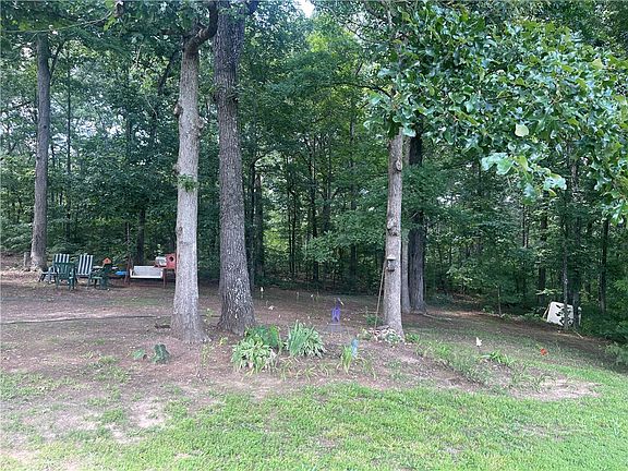 4th image of 750 Fairview Farm Cir