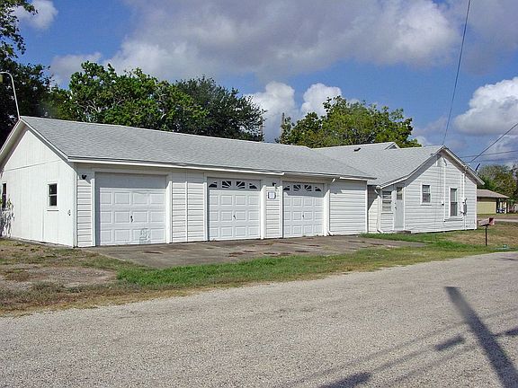 3-Car Garage
