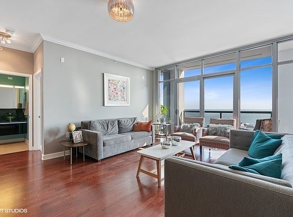 3rd image of 1235 S Prairie Ave APT 2402