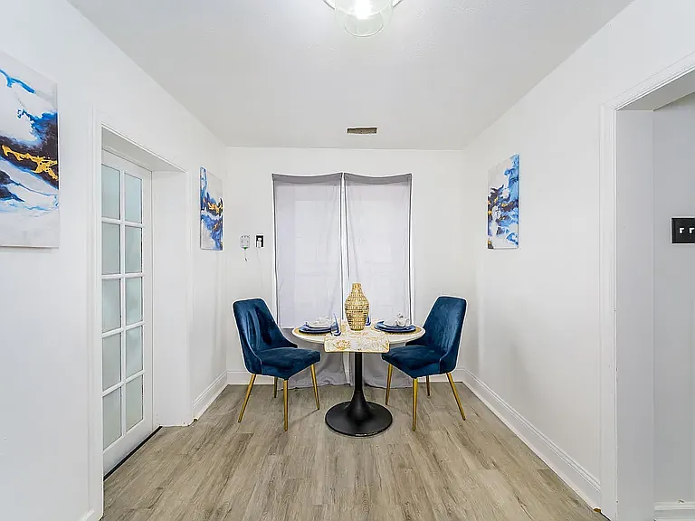 159 N Young St — Photo 11