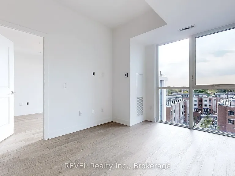 1063 Douglas McCurdy Cmn #602 — Photo 12