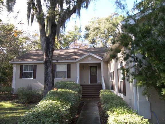 2nd image of 208 Stillwater Dr