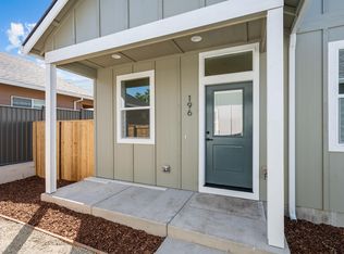 196 Gangnes Dr, Talent, OR 97540