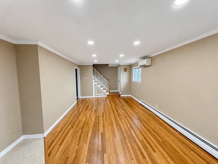 614 Irving Ave #1 — Photo 9