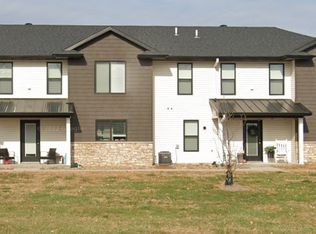 138 Preslee Ln #138, Hills, IA 52235