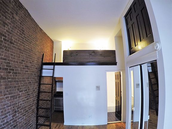 3rd image of 40 W 85th St APT 3