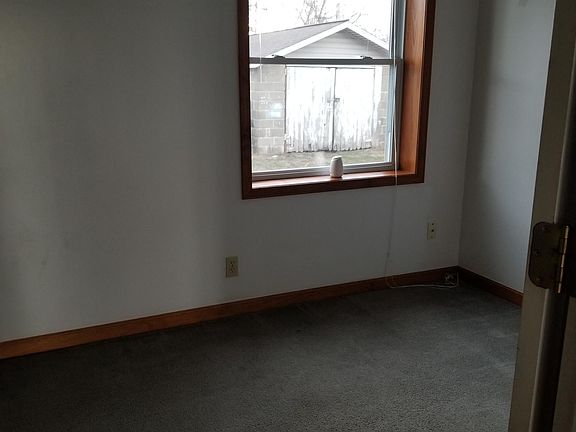 4th image of 415 Ohio Ave APT 2