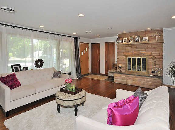 2nd image of 200 Waterman Ave