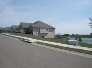 4207 Stonegate Dr, Saint Joseph, MO 64505