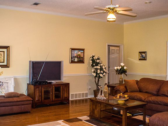 5th image of 1823 Autumndale Dr