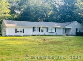 15 Shady Ln, Woodbridge, CT 06525