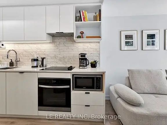 3rd image of 252 Church St #2910