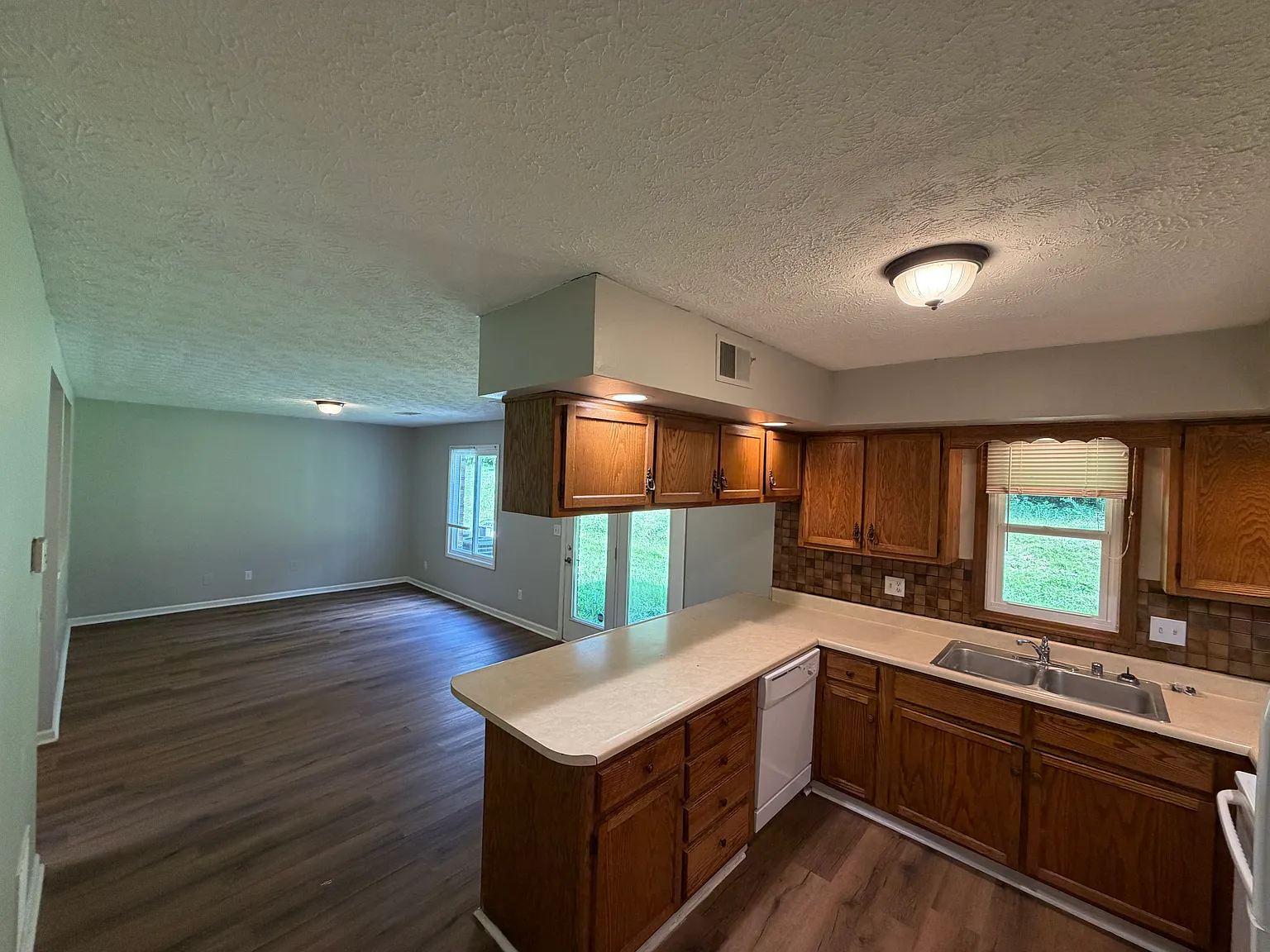 2 bed, $950 — Photo 4