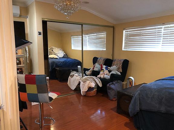 5th image of 9214 Yolanda Ave #S