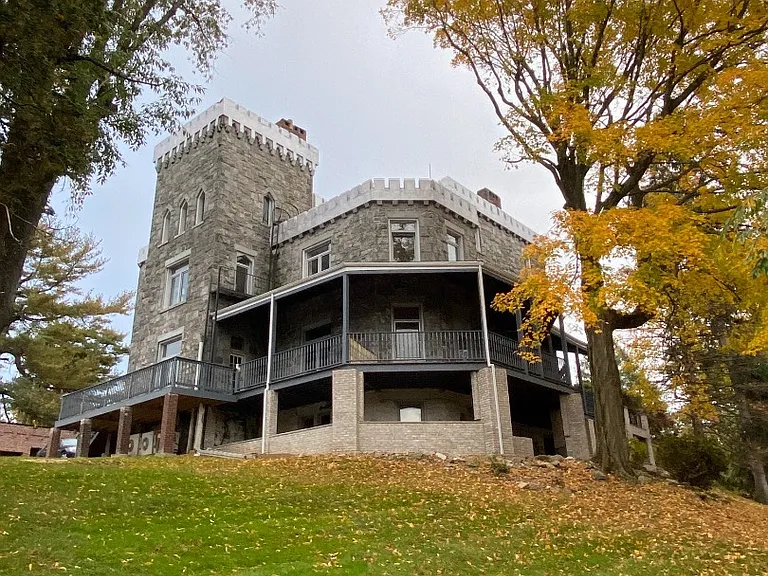 155 Beacon Hill Dr #3 — Photo 1
