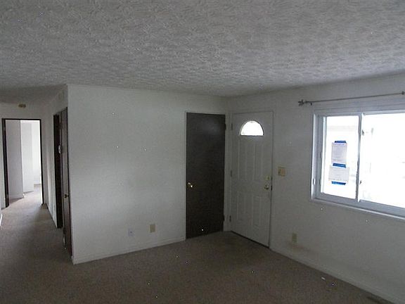 4th image of 306 Savoy Ave