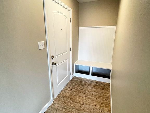 2nd image of 3305 Silverthorn Ln APT 101