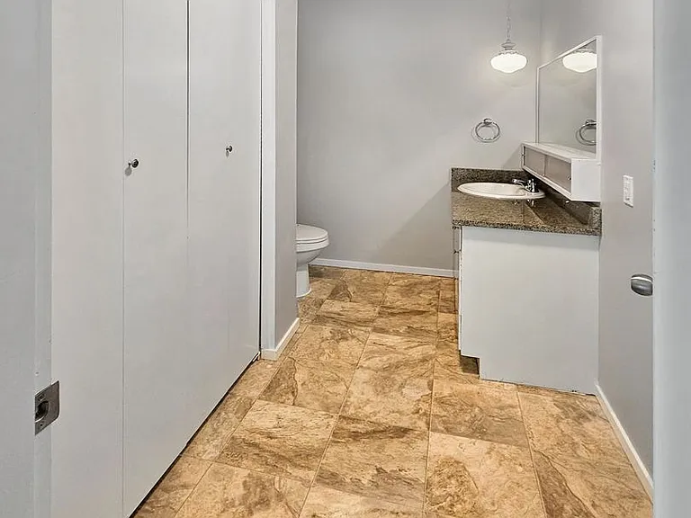 1002 N J St #14 — Photo 10