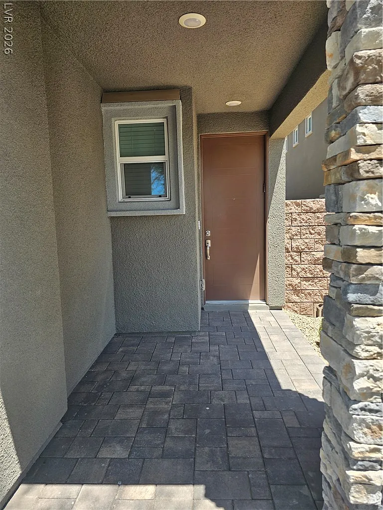3 bed, 2.5 bath, 1834 sqft, $2,995 — Photo 4