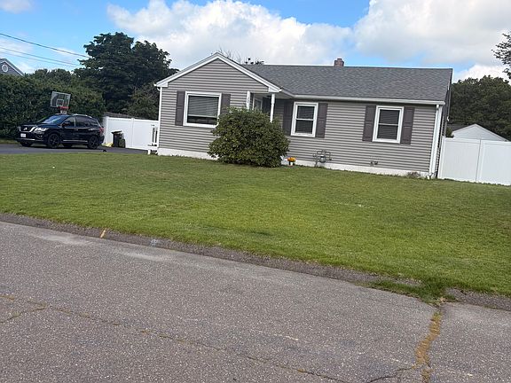 5th image of 22 Coakley Dr