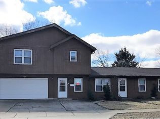 39 Arlington Dr, Romeoville, IL 60446