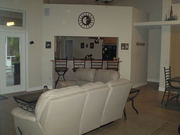 4th image of 432 SE Seabreeze Ln