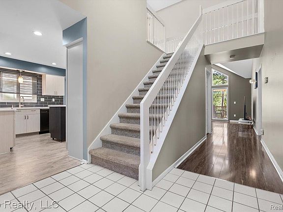 5th image of 45317 Stonehedge Dr