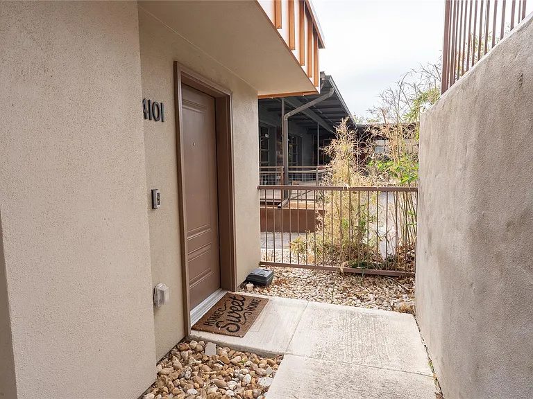 2827 Manor Rd #4101 — Photo 35