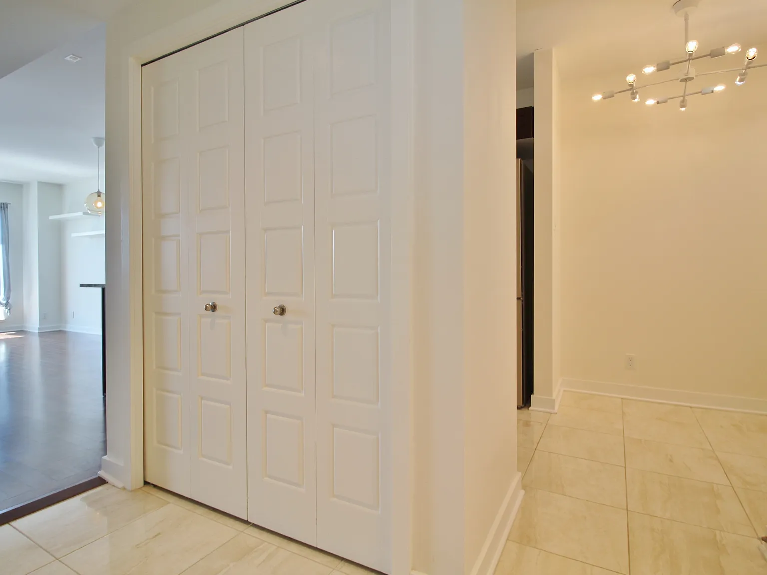 300C Lett St #422 — Photo 2
