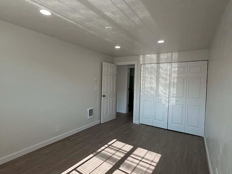 1442 E 18th Ave #20 — Photo 8