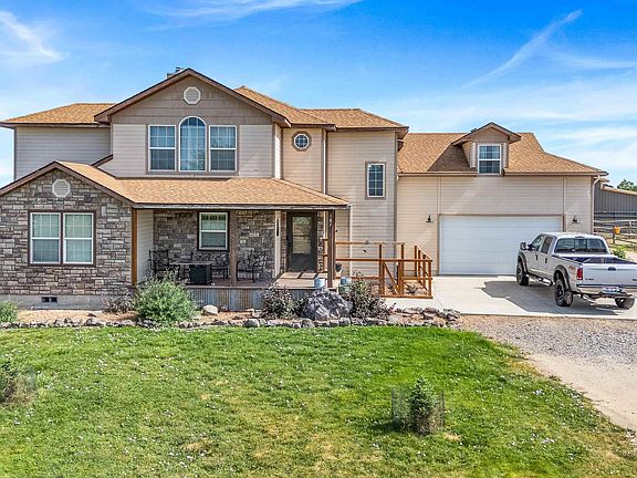 2nd image of 187 E Syringa Loop