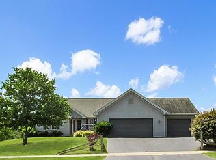 1513 Brentwood Dr, Byron, IL 61010