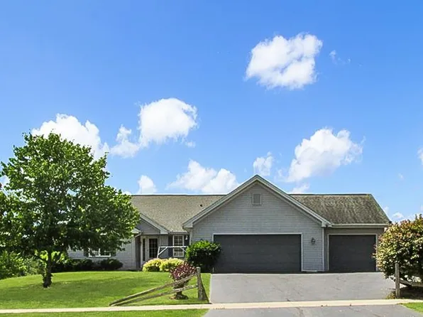 1513 Brentwood Dr, Byron, IL 61010