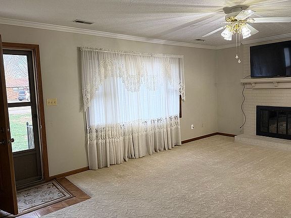 3rd image of 3050 Sterling Ct