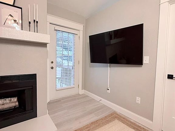 4th image of 36 Pepperwood Ct