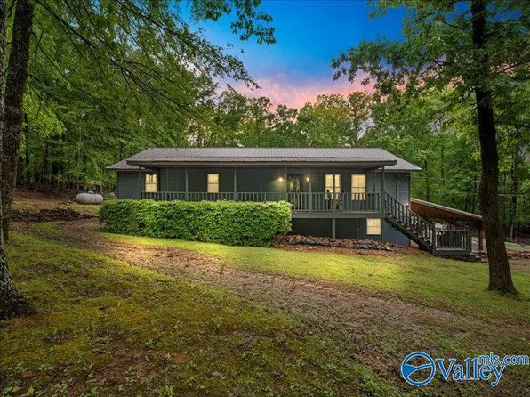 267 Dry Creek Cove Cir, Laceys Spring, AL 35754