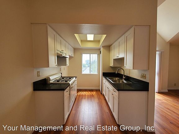 5th image of 437 E Cedar Ave #8517949