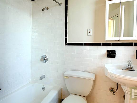 5th image of 222 W 83rd St APT 12B