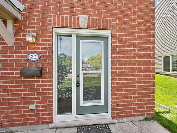 4th image of 139 Brighton St #3C