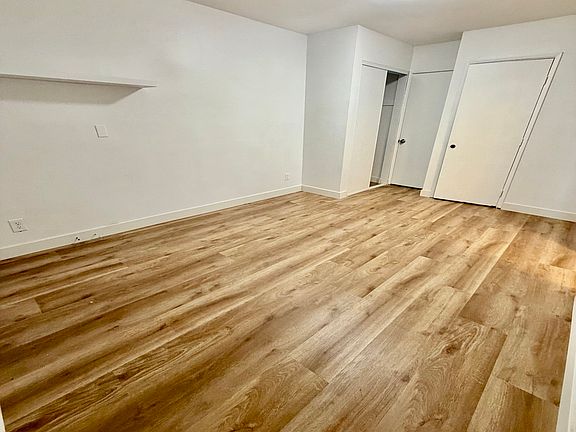 4th image of 3635 Nassau Dr #1