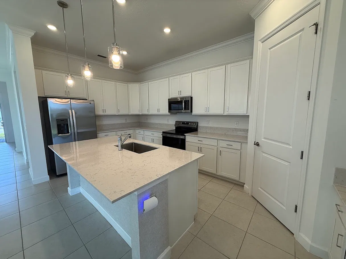 1217 Southeast Crosswood Way - 1 — Photo 3