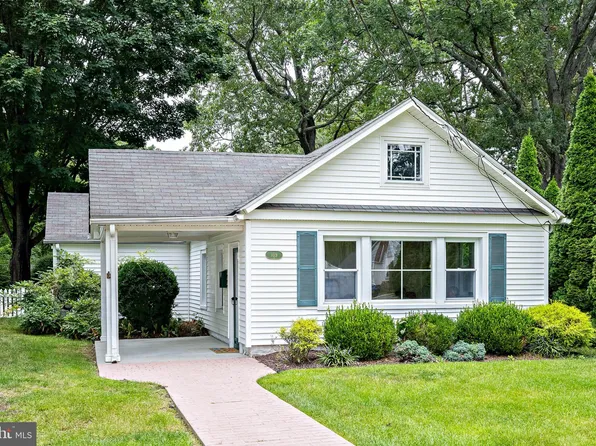 109 E 9th Ave, Pine Hill, NJ 08021