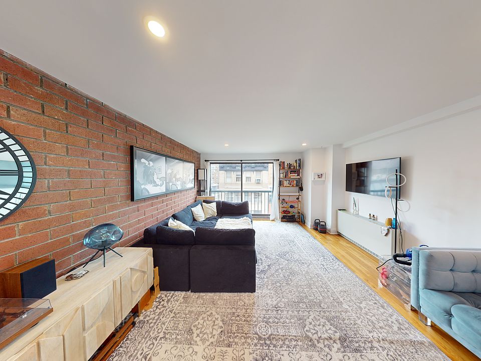 1st image of 10 Jones St APT 6C