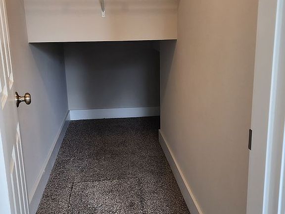 5th image of 15614 View Dr SE